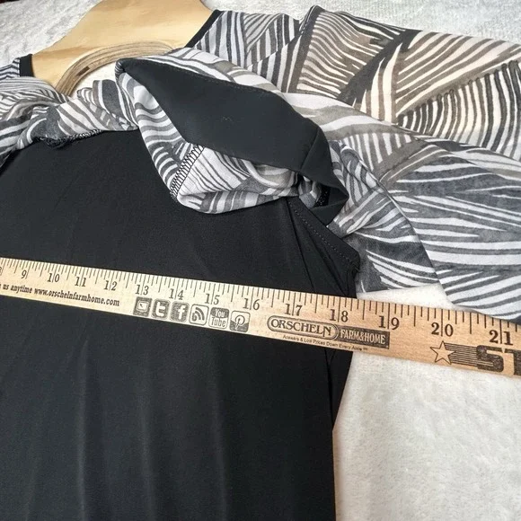 Chico Women's Small ( 1 ) Black & White Sheer Blouse Sleeve Under Black Tank - Picture 6 of 9